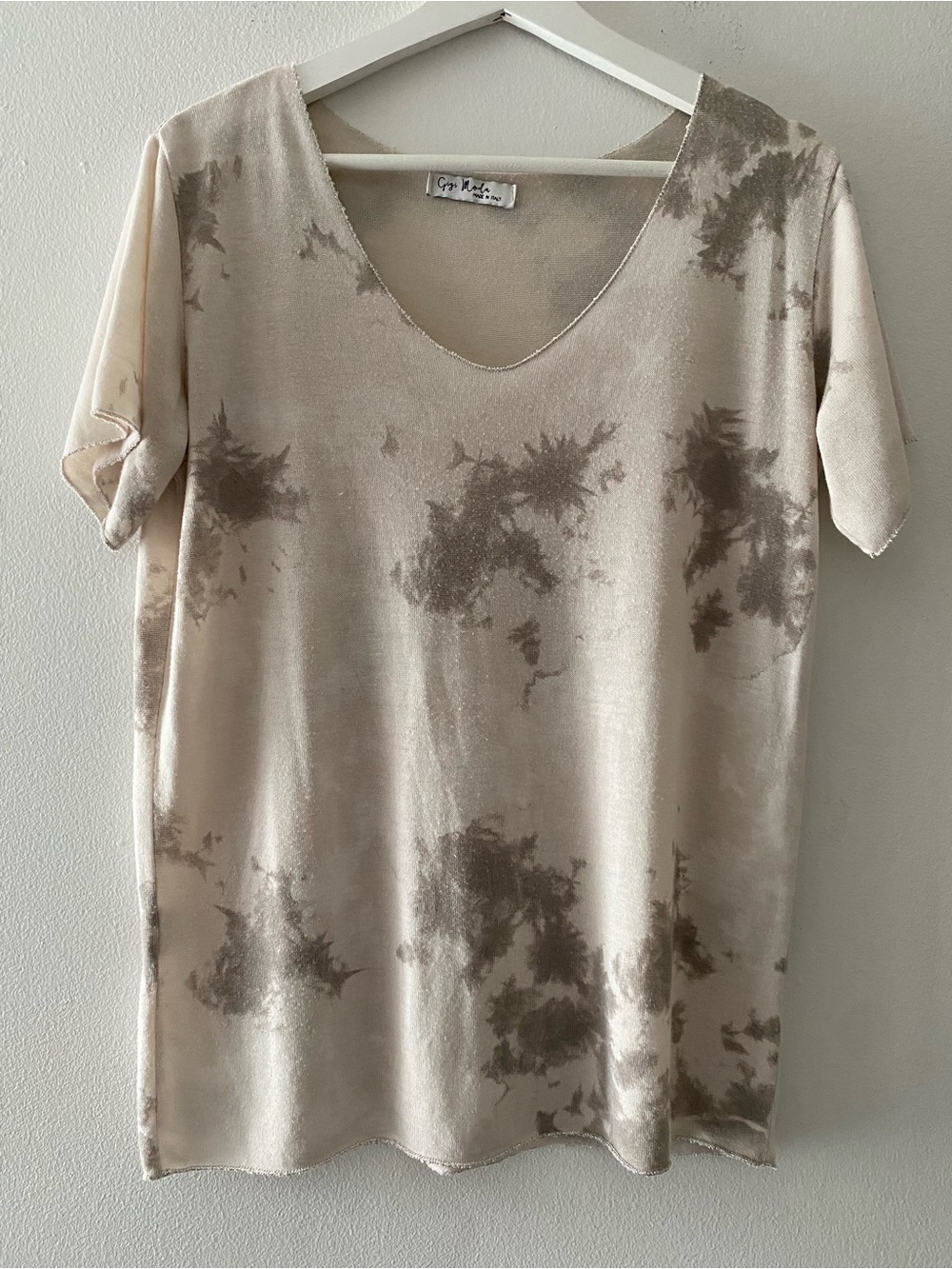 Gigi Moda Cream  Tie-Dye V-Neck Short Sleeve Knit Top